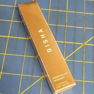 Bisha Essential Lip Beverly Hills Rosey Nude Designer Crayon 0.3g New Sealed Box